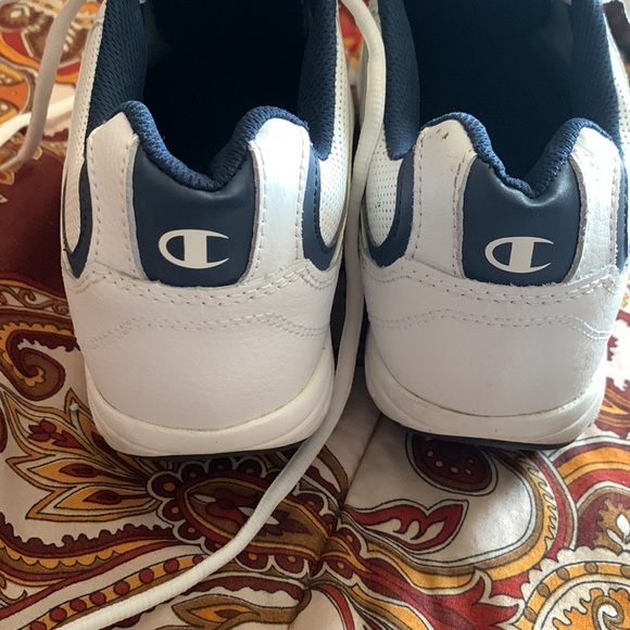 CHAMPION SNEAKERS NWOT. EXCELLENT CONDITION. SIZE 10.5 - Picture 6 of 10